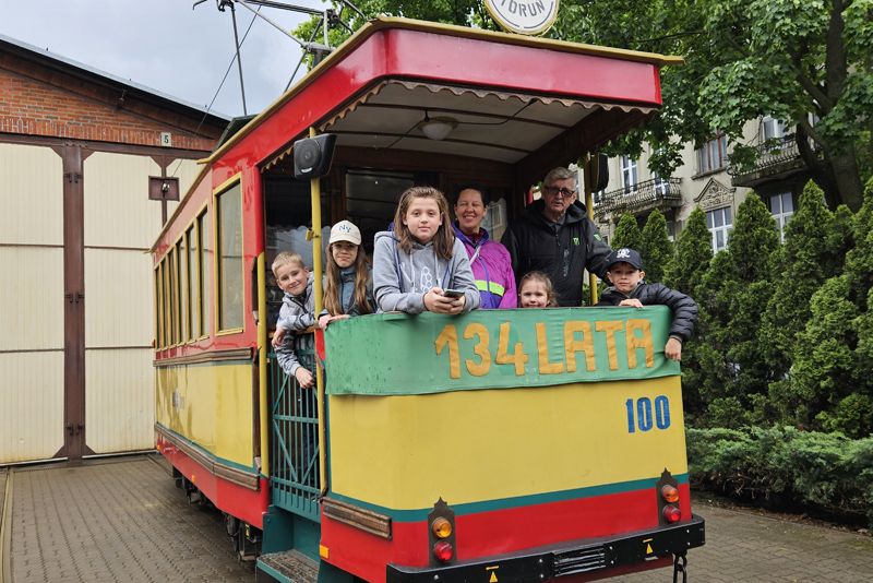 
Darmowe przejażdżki tramwajem turystycznym, lekcja savoir vivre w solarisie, zwiedzanie zabytko...